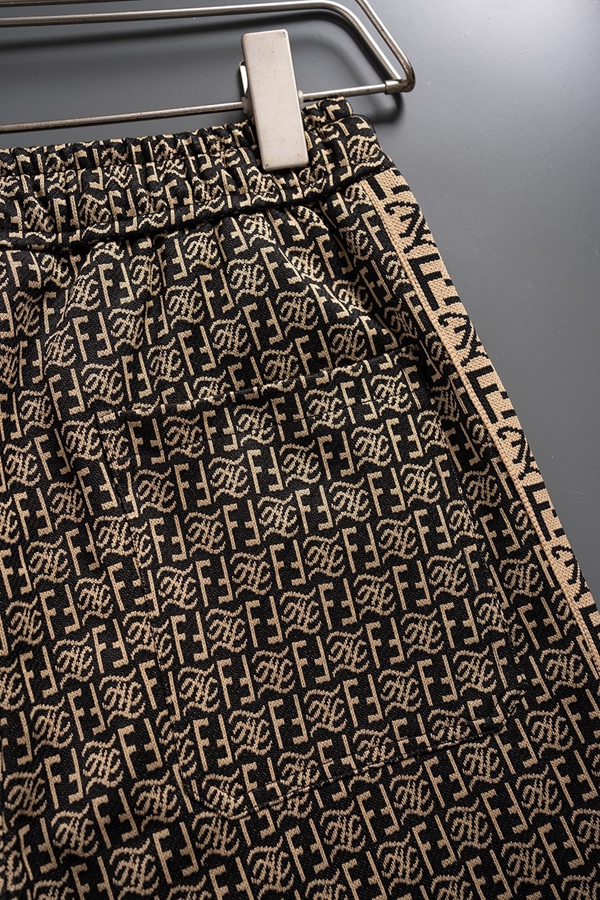 ブランドハーフパンツ側面デザイン